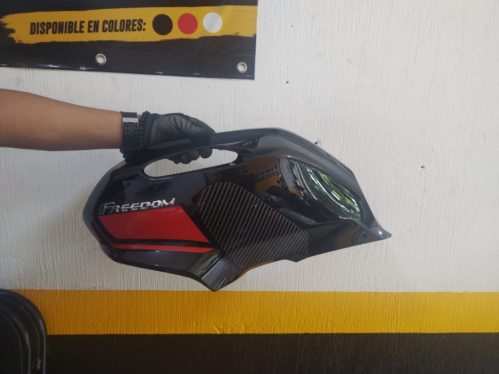 CR4 250N - COBERTOR TANQUE NEGRO LH